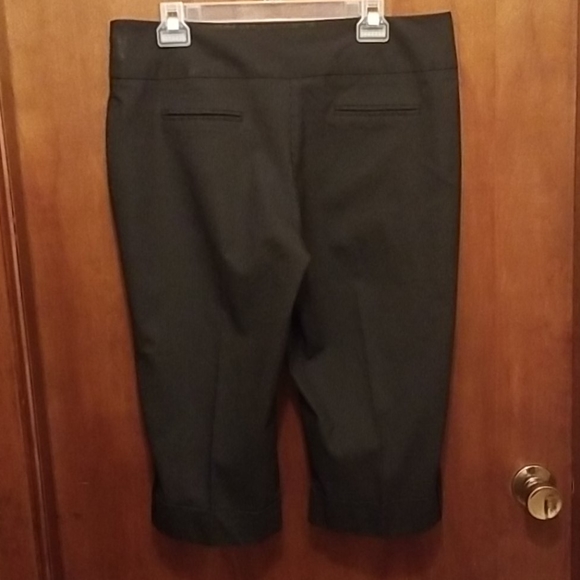 Classy Stripped Capris - Picture 2 of 8